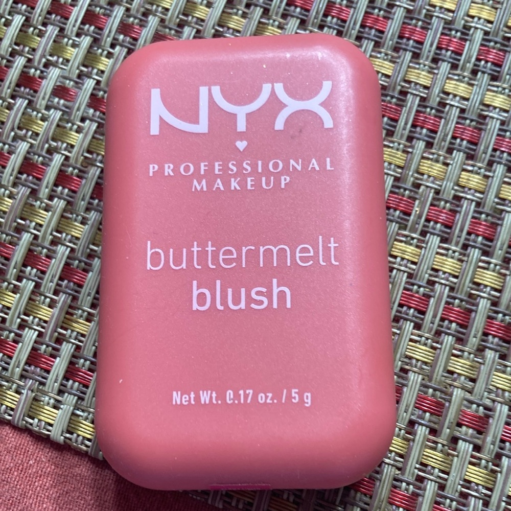 NYX Buttermelt Blush - Pink